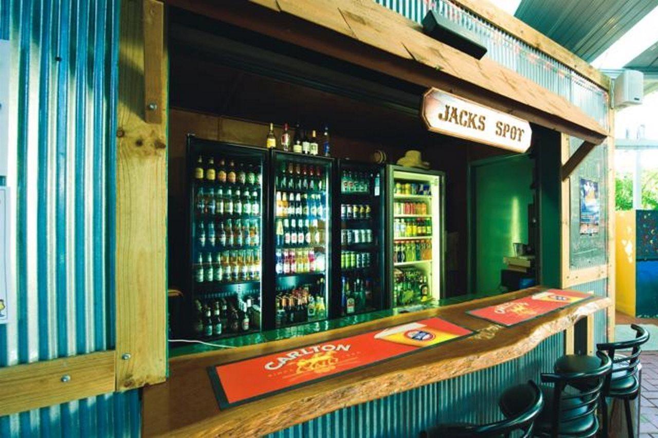 Aquarius Gold Coast Hostel Exterior photo