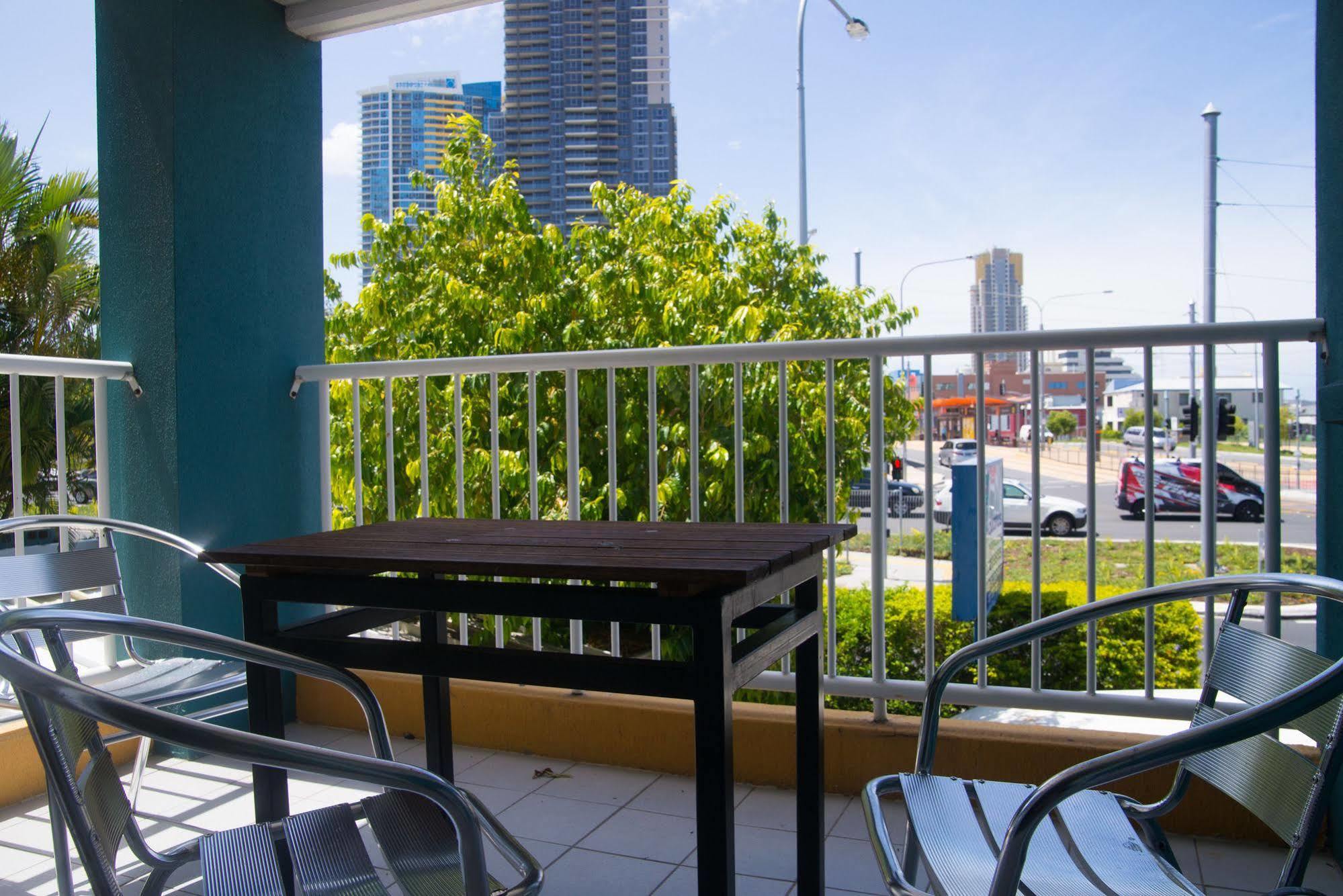 Aquarius Gold Coast Hostel Exterior photo