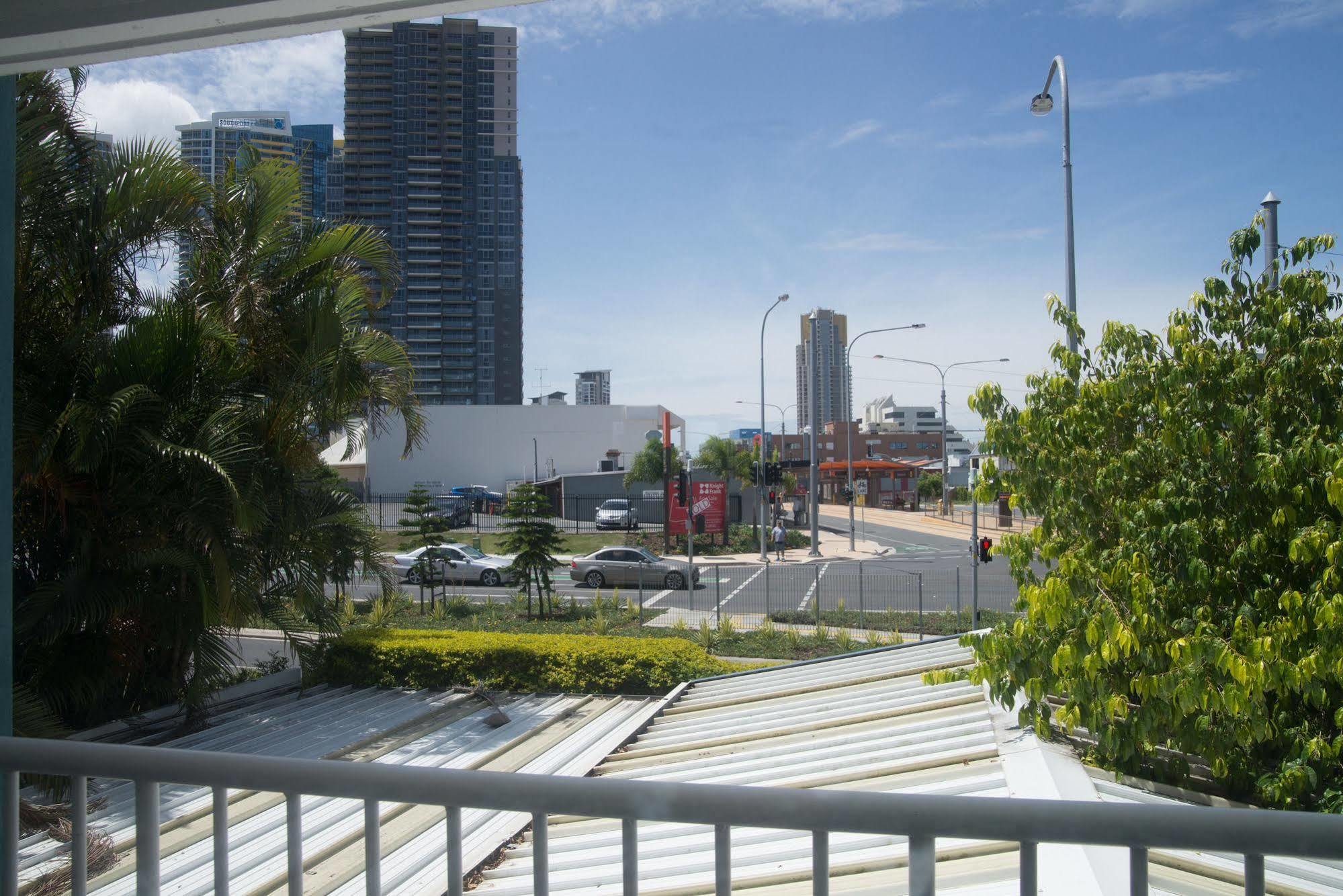 Aquarius Gold Coast Hostel Exterior photo